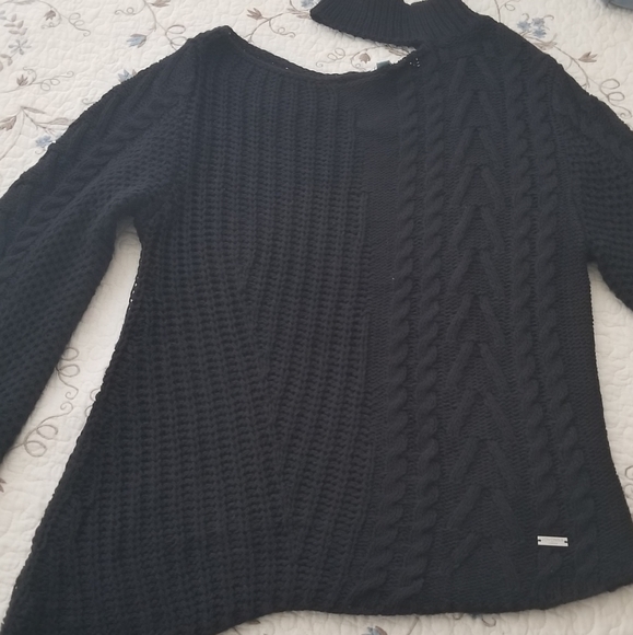 JOVANNA open shoulder collar sweater - Picture 8 of 8